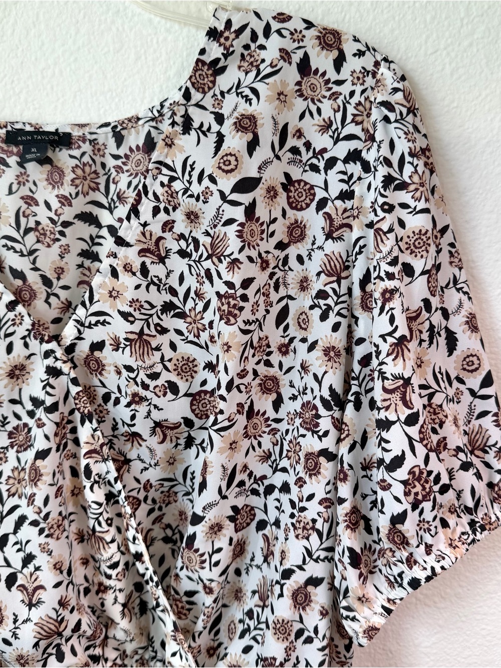 ANN TAYLOR Floral Peplum Blouse Wrap Surplice Flutter Sleeve XL - Picture 4 of 10